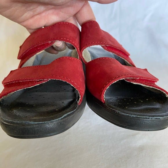 Fly Flot Womens Slides Sandals Red Double Strap Low Heel Wedge Slip On 37 US 6 - Picture 6 of 11